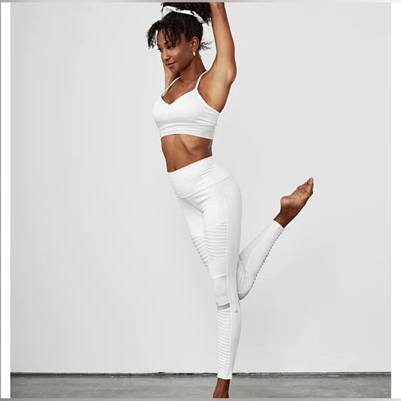 ALO Yoga Pants - Alo Yoga High-Waist Moto Legging in White. Size XS
